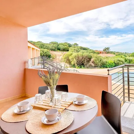 Isa-residence With Swimming-pool In Isola Rossa, With Air Conditioning And Private Outdoor Area Apartahotel Isola Rossa (Sassari)