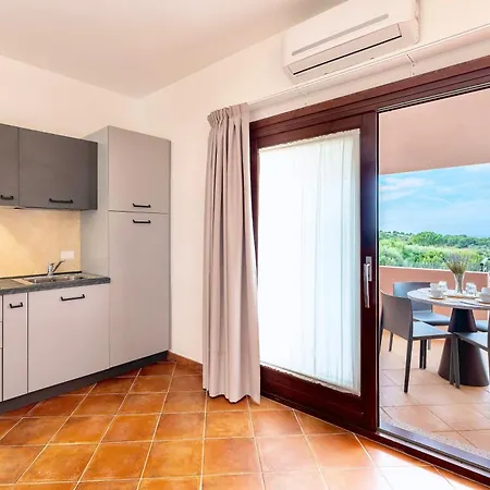 Isa-residence With Swimming-pool In Isola Rossa, With Air Conditioning And Private Outdoor Area 3*