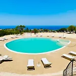 Aparthotel Isa-residence With Swimming-pool In Isola Rossa, With Air Conditioning And Private Outdoor Area