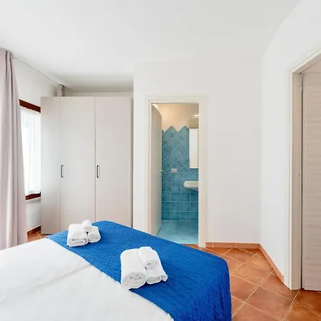 Isa-residence With Swimming-pool In Isola Rossa, With Air Conditioning And Private Outdoor Area 3*
