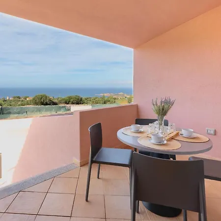 מלון דירות Isa-residence With Swimming-pool In Isola Rossa, With Air Conditioning And Private Outdoor Area