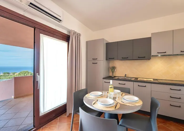 Isa-residence With Swimming-pool In Isola Rossa, With Air Conditioning And Private Outdoor Area Apartmanhotel
